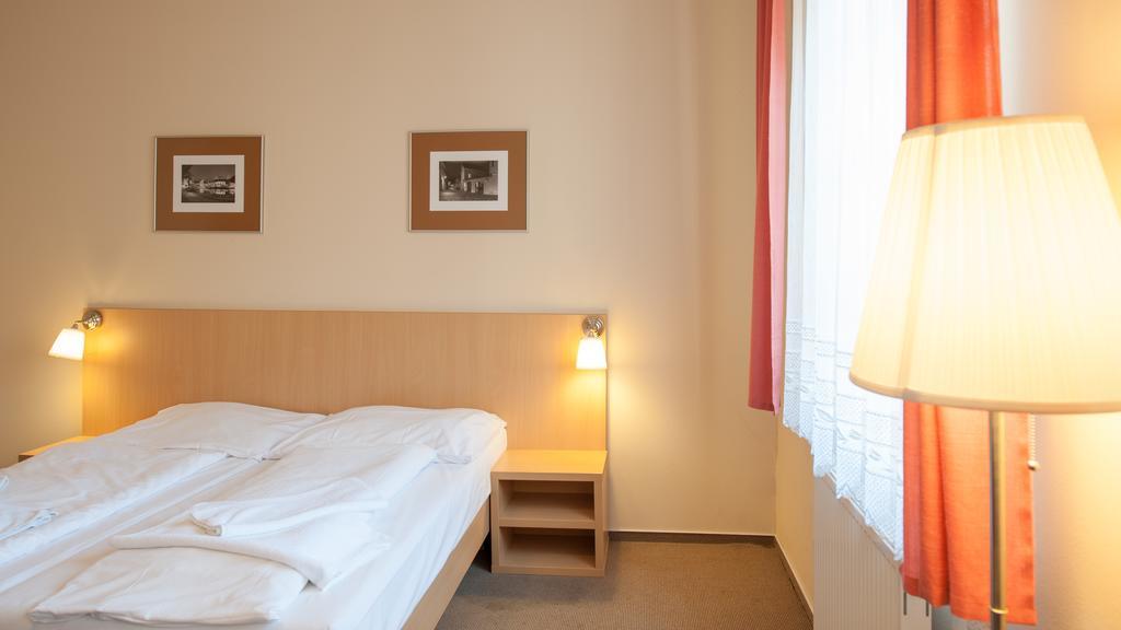 Hotel V Centru Ceske Budejovice Room photo